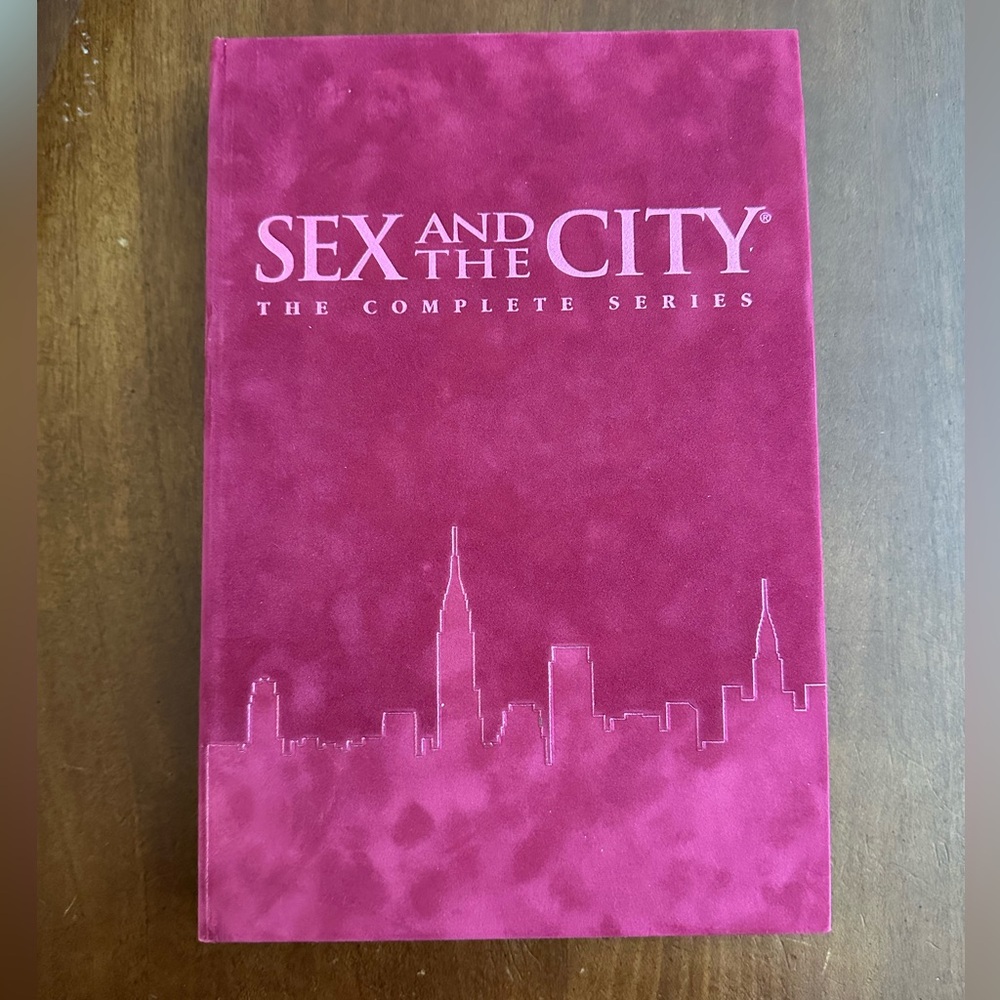 Sex and the City: The Complete Series, Collector’s Gift Set